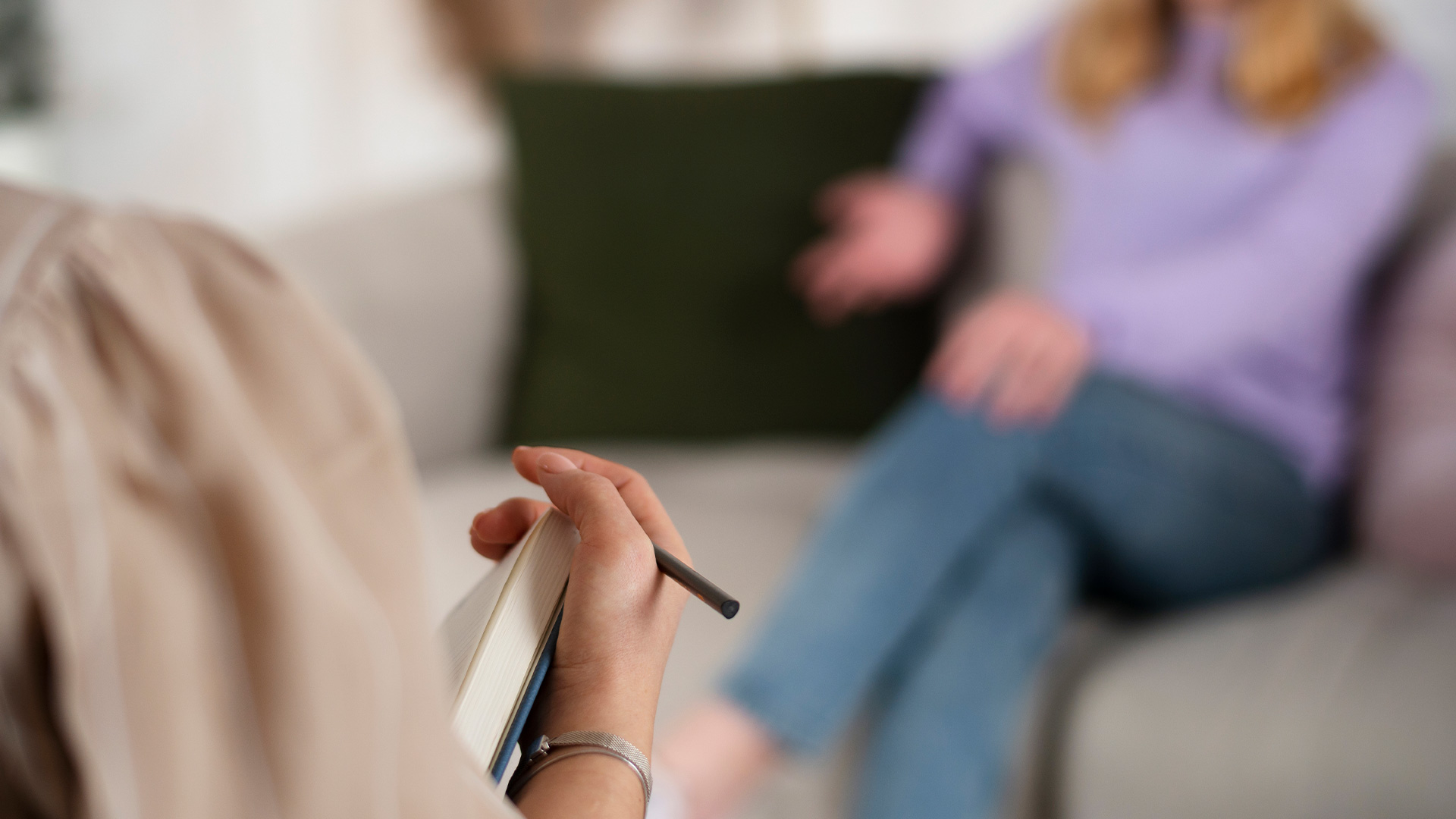 ΕΠΙΚΟΙΝΩΝΗΣΤΕ ΜΑΖΙ ΜΑΣ 